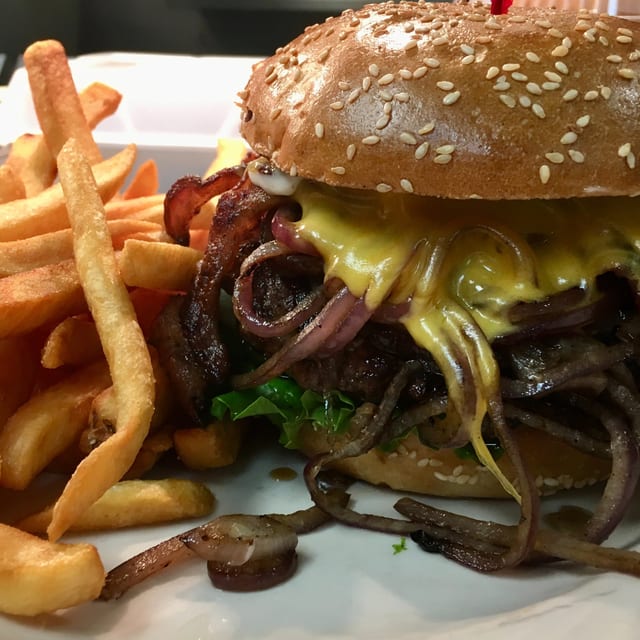 "Hall of Fame" Burger.